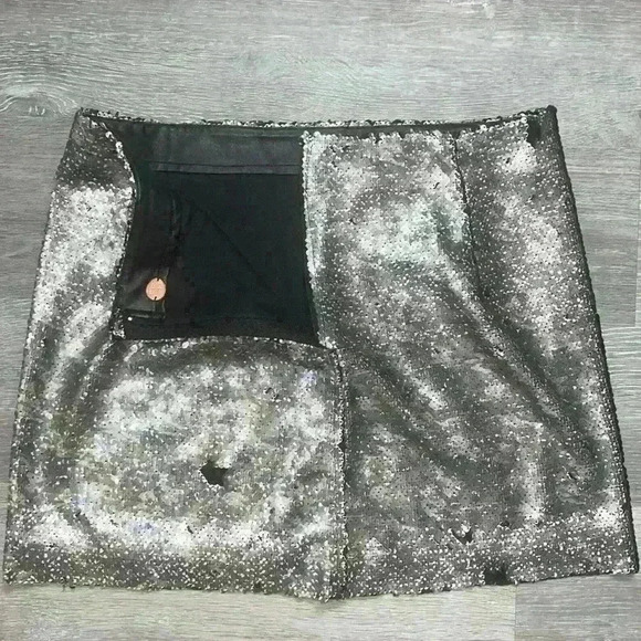 Free People one  Sequin Mini Skirt size 10 very nice condition - Picture 10 of 13